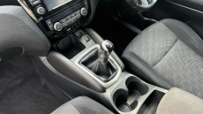 Nissan Qashqai 1.2 DiG-T N-Connecta 5dr Petrol Hatchback